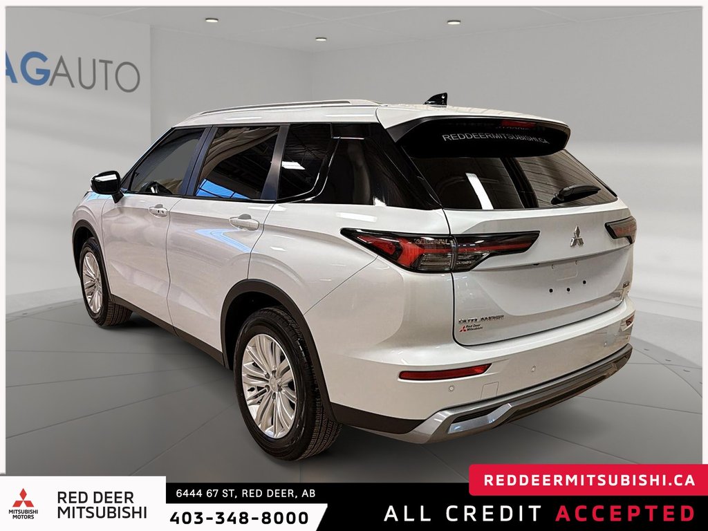 2025 Mitsubishi Outlander SE-3