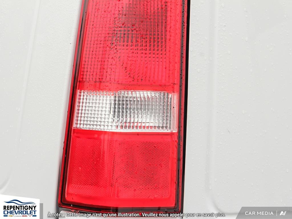Chevrolet Express Cargo 3500 WT 155'' 2025 à Charlemagne, Québec - 9 - w1024h768px