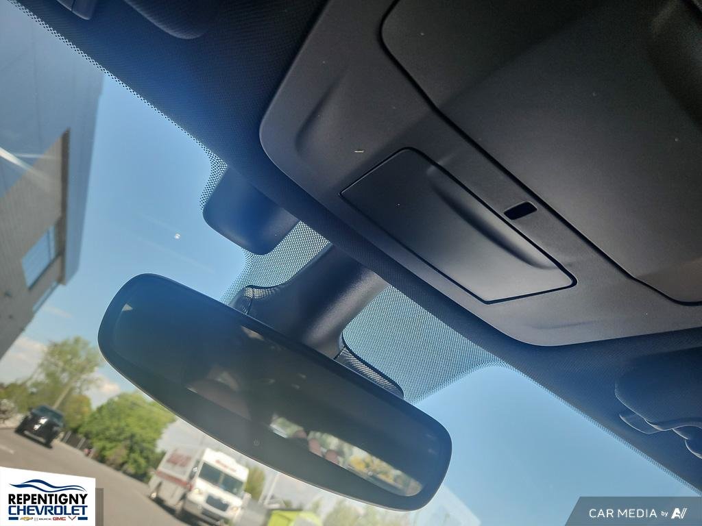 2022 Chrysler Pacifica Hybrid Touring  S  HYBRID PLUG IN in Charlemagne, Quebec - 19 - w1024h768px