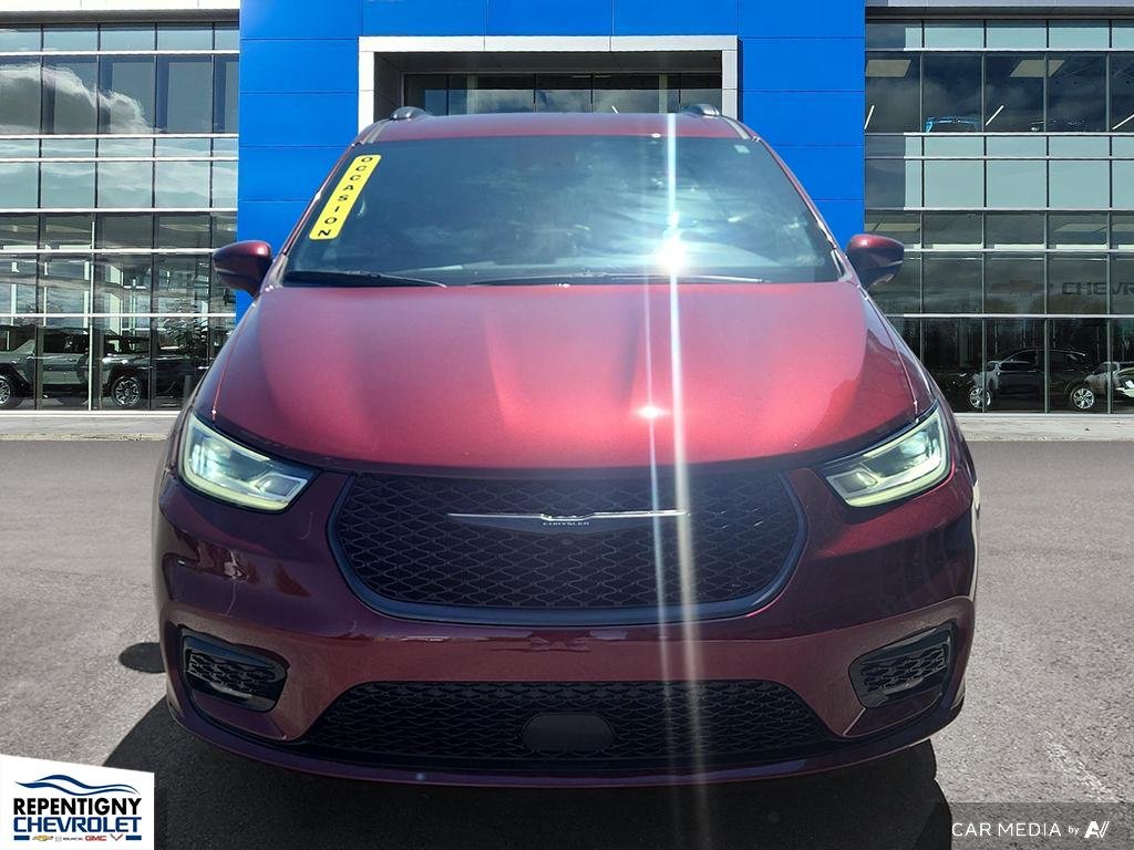 2022 Chrysler Pacifica Hybrid Touring  S  HYBRID PLUG IN in Charlemagne, Quebec - 2 - w1024h768px