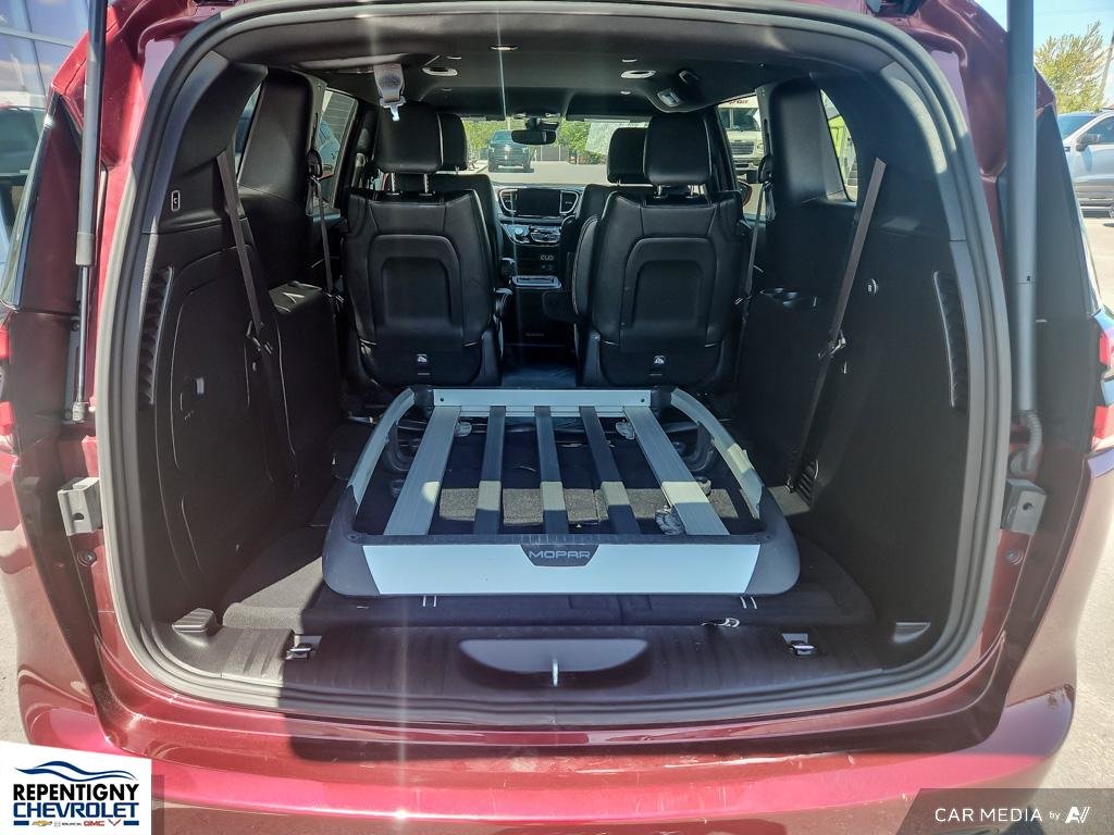 2022 Chrysler Pacifica Hybrid Touring  S  HYBRID PLUG IN in Charlemagne, Quebec - 10 - w1024h768px