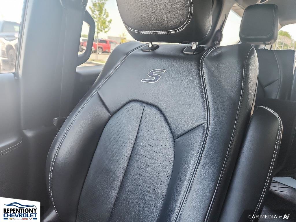 2022 Chrysler Pacifica Hybrid Touring  S  HYBRID PLUG IN in Charlemagne, Quebec - 18 - w1024h768px