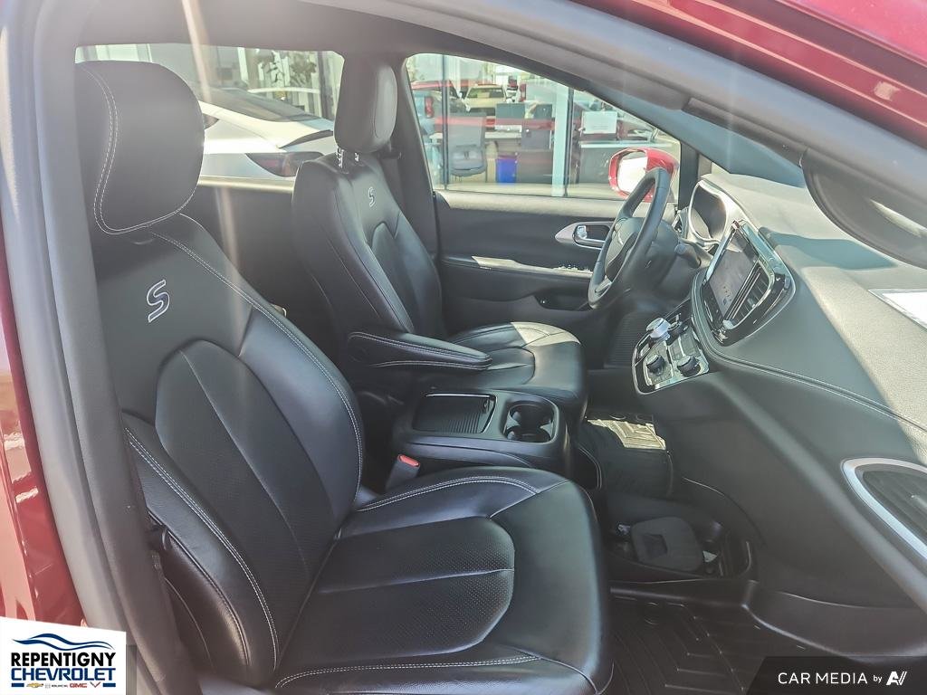 2022 Chrysler Pacifica Hybrid Touring  S  HYBRID PLUG IN in Charlemagne, Quebec - 20 - w1024h768px