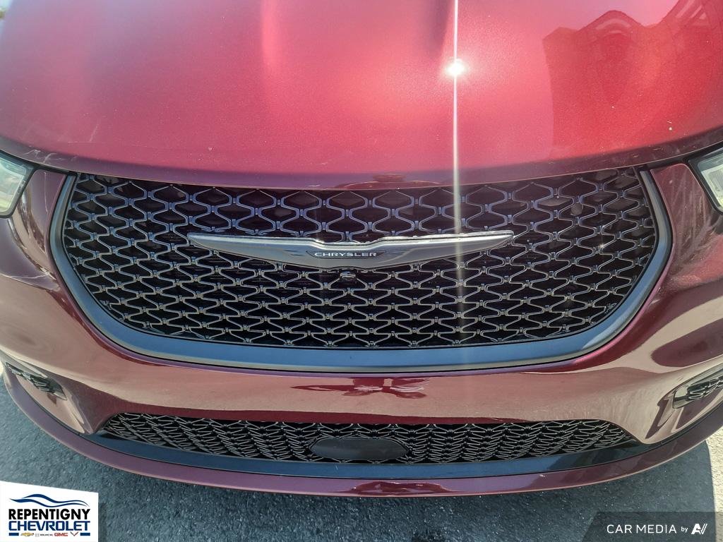 2022 Chrysler Pacifica Hybrid Touring  S  HYBRID PLUG IN in Charlemagne, Quebec - 8 - w1024h768px