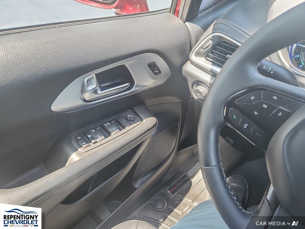 2022 Chrysler Pacifica Hybrid Touring  S  HYBRID PLUG IN in Charlemagne, Quebec - 15 - w1024h768px