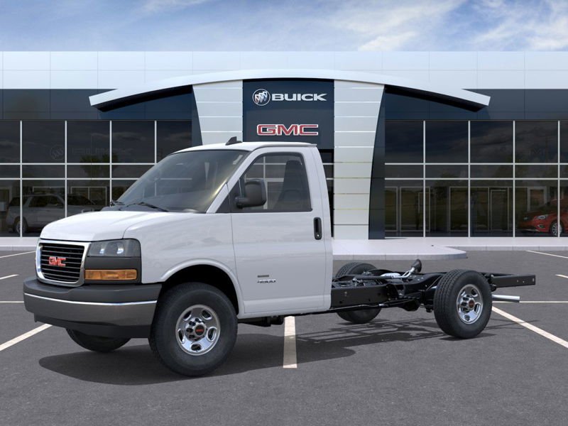 GMC Savana Cutaway 3500 WT 139'' 2025 à Charlemagne, Québec - 2 - w1024h768px