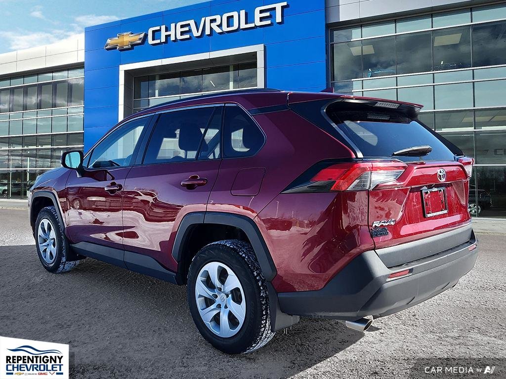 2020 Toyota RAV4 LE in Charlemagne, Quebec - 4 - w1024h768px