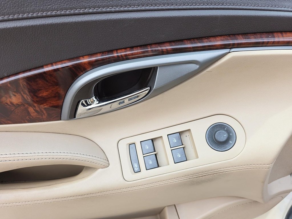 2013 Buick LaCrosse Base in Rivière-du-Loup, Quebec - 10 - w1024h768px