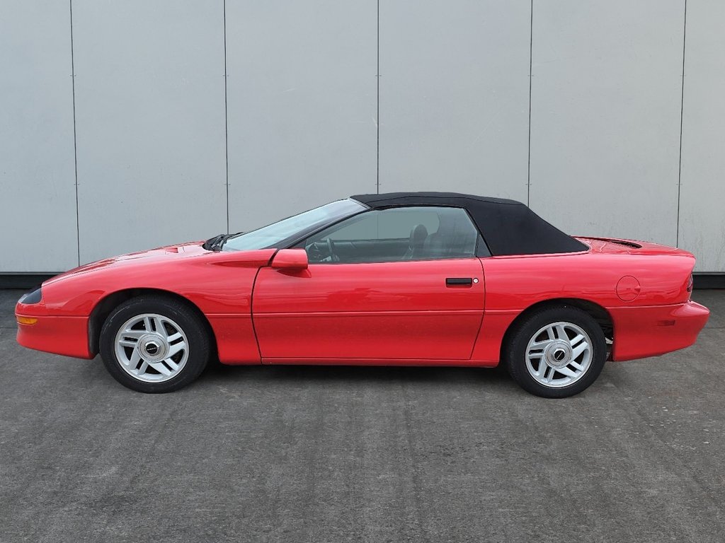 1995 Chevrolet Camaro in Rivière-du-Loup, Quebec - 8 - w1024h768px