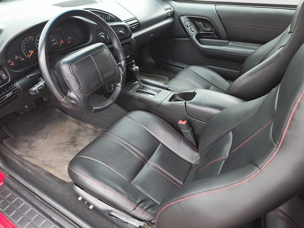 1995 Chevrolet Camaro in Rivière-du-Loup, Quebec - 10 - w1024h768px