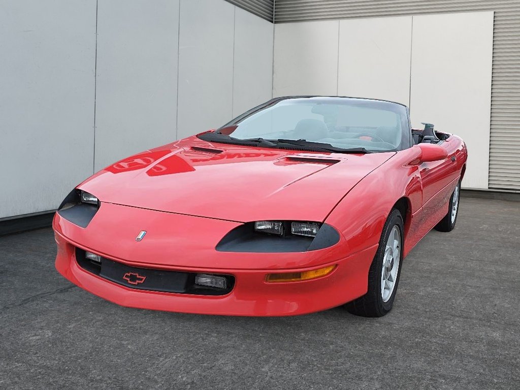 1995 Chevrolet Camaro in Rivière-du-Loup, Quebec - 1 - w1024h768px