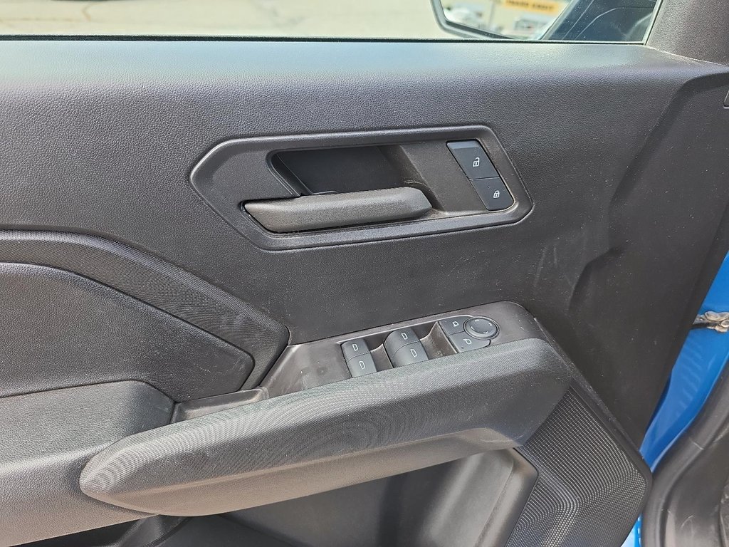 2024 Chevrolet Colorado Work Truck in Rivière-du-Loup, Quebec - 9 - w1024h768px