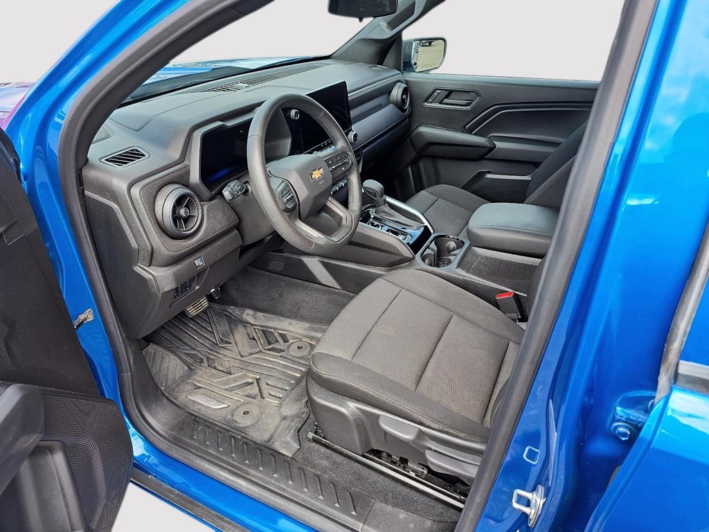 2024 Chevrolet Colorado Work Truck in Rivière-du-Loup, Quebec - 7 - w1024h768px