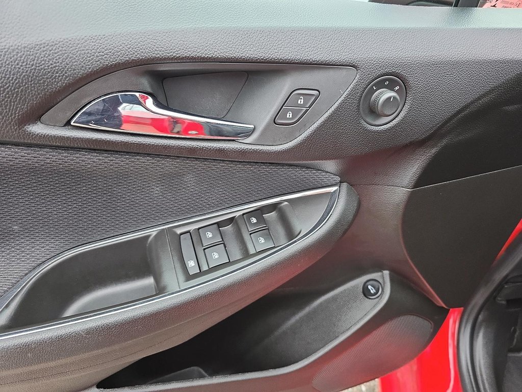 2018 Chevrolet Cruze LT TURBO in Rivière-du-Loup, Quebec - 10 - w1024h768px