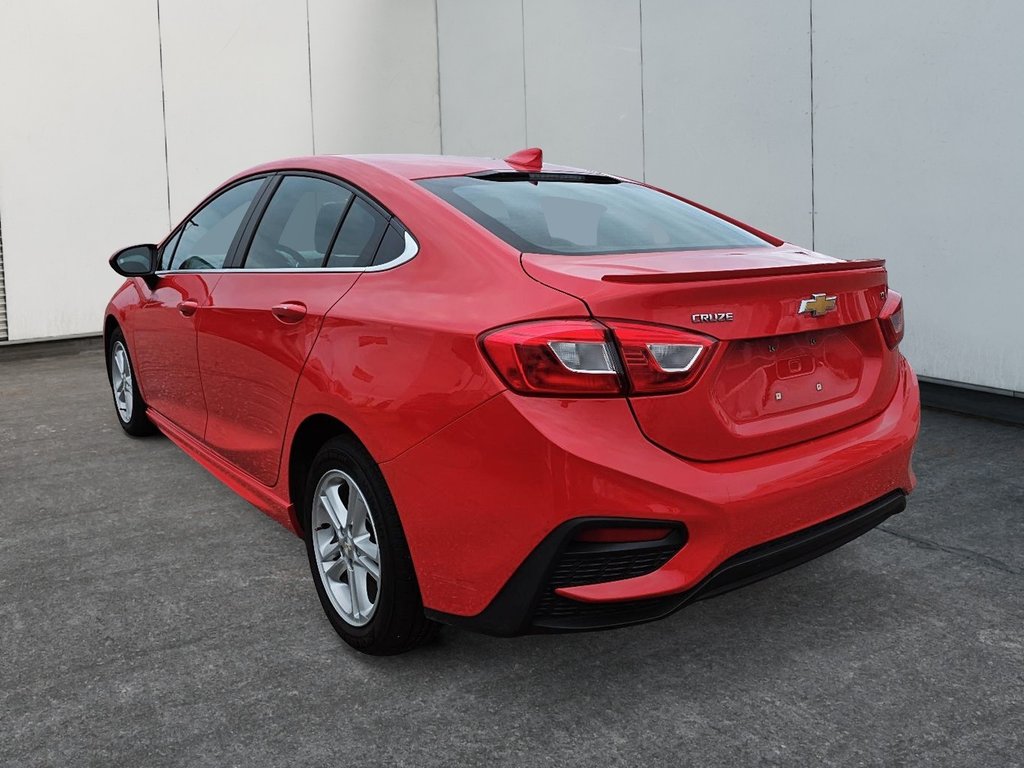 2018 Chevrolet Cruze LT TURBO in Rivière-du-Loup, Quebec - 4 - w1024h768px