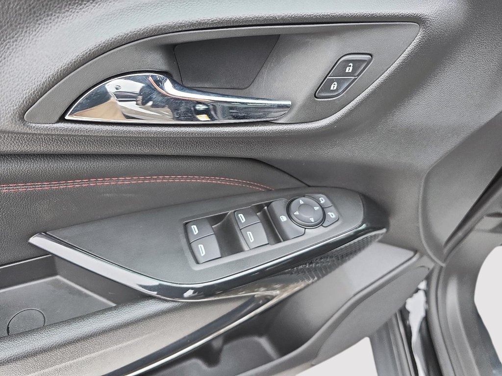 2025 Chevrolet Trax 2RS in Rivière-du-Loup, Quebec - 10 - w1024h768px