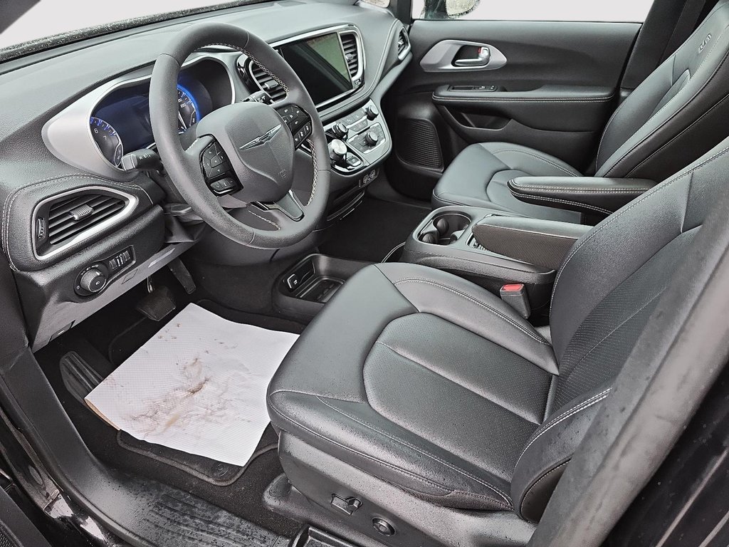 Chrysler PACIFICA Touring L 2024 à Rivière-du-Loup, Québec - 9 - w1024h768px
