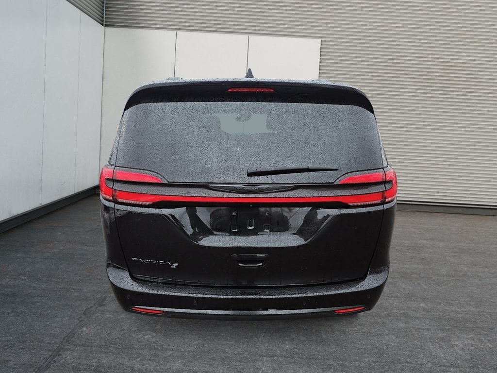 Chrysler PACIFICA Touring L 2024 à Rivière-du-Loup, Québec - 3 - w1024h768px