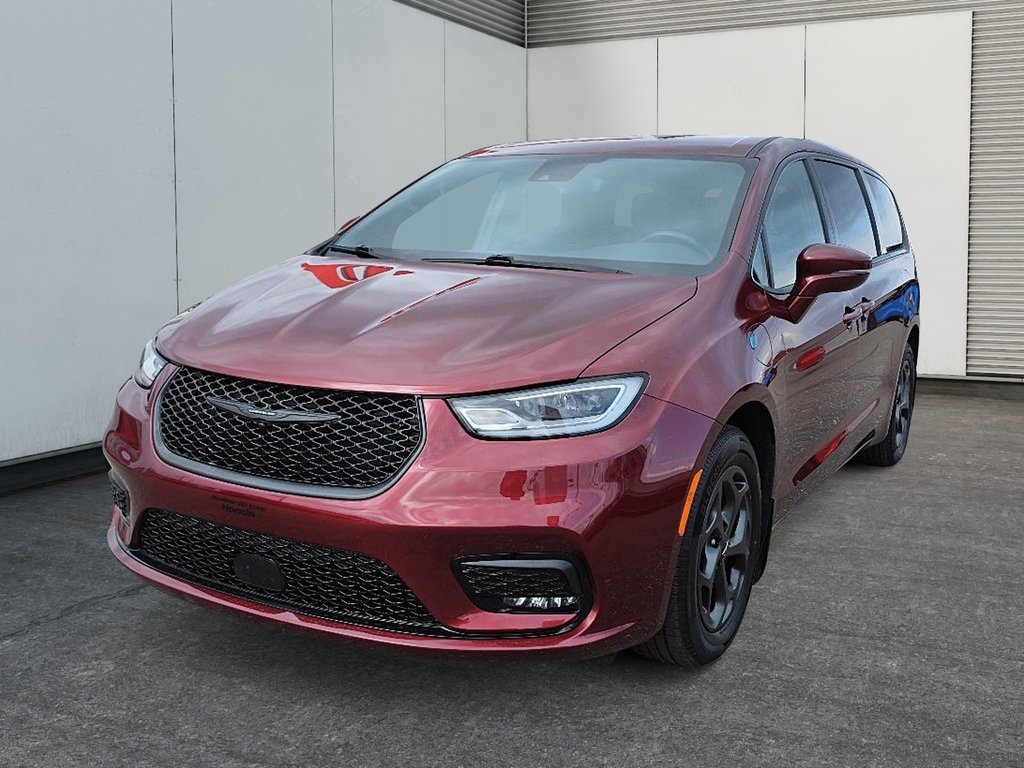 2022 Chrysler Pacifica Touring L Hybride in Rivière-du-Loup, Quebec - 1 - w1024h768px