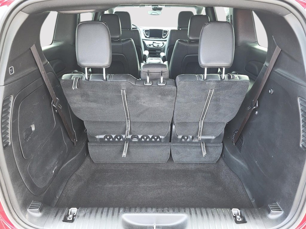 2022 Chrysler Pacifica Touring L Hybride in Rivière-du-Loup, Quebec - 6 - w1024h768px