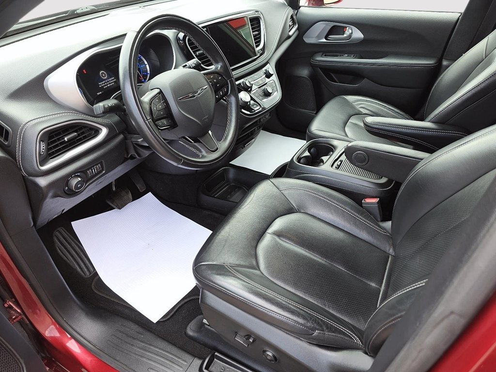 2022 Chrysler Pacifica Touring L Hybride in Rivière-du-Loup, Quebec - 9 - w1024h768px