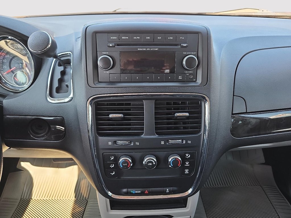 Dodge Grand Caravan Adapté  2015 à Rivière-du-Loup, Québec - 13 - w1024h768px