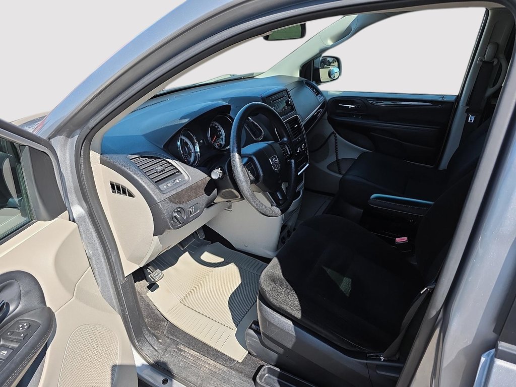 Dodge Grand Caravan Adapté  2015 à Rivière-du-Loup, Québec - 8 - w1024h768px