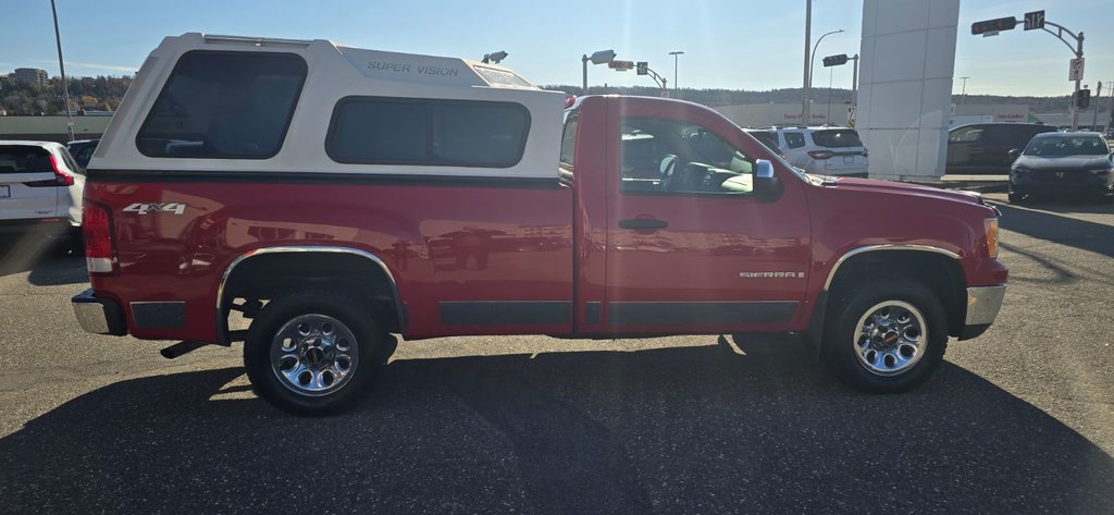 2009  Sierra 1500 SLE 4X4 in Rivière-du-Loup, Quebec - 5 - w1024h768px