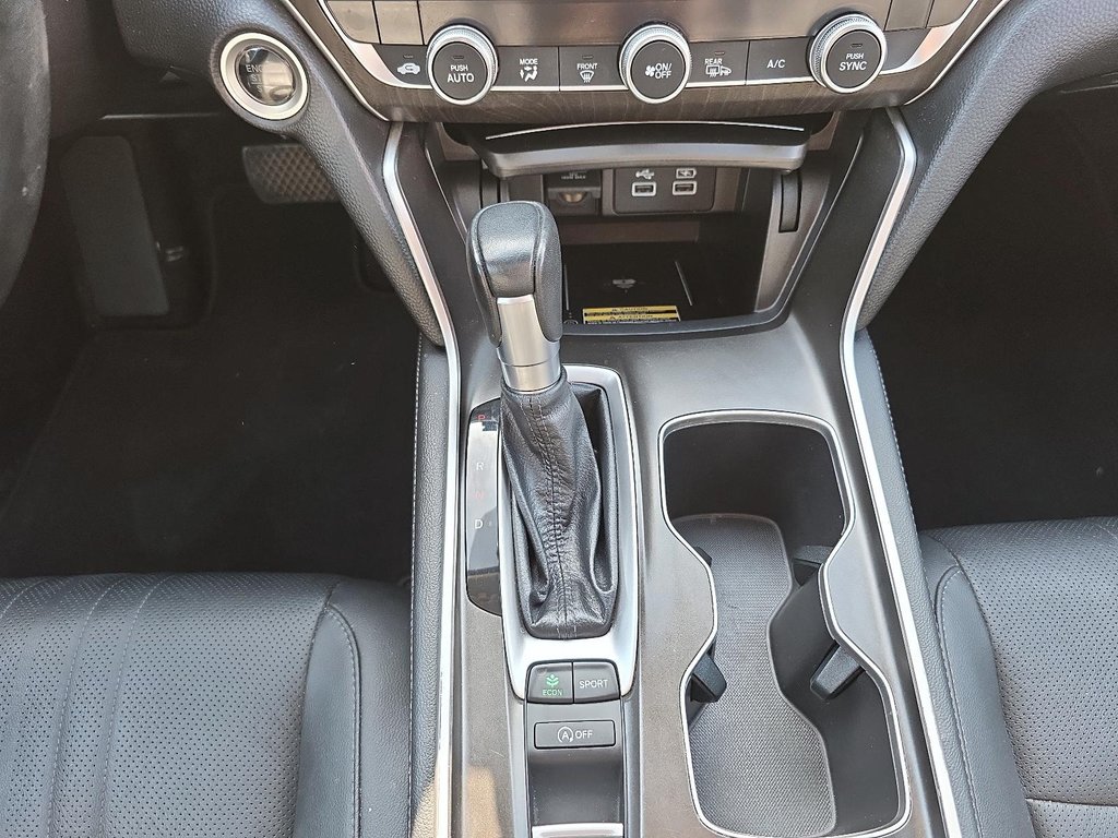2021 Honda Accord Touring in Rivière-du-Loup, Quebec - 14 - w1024h768px