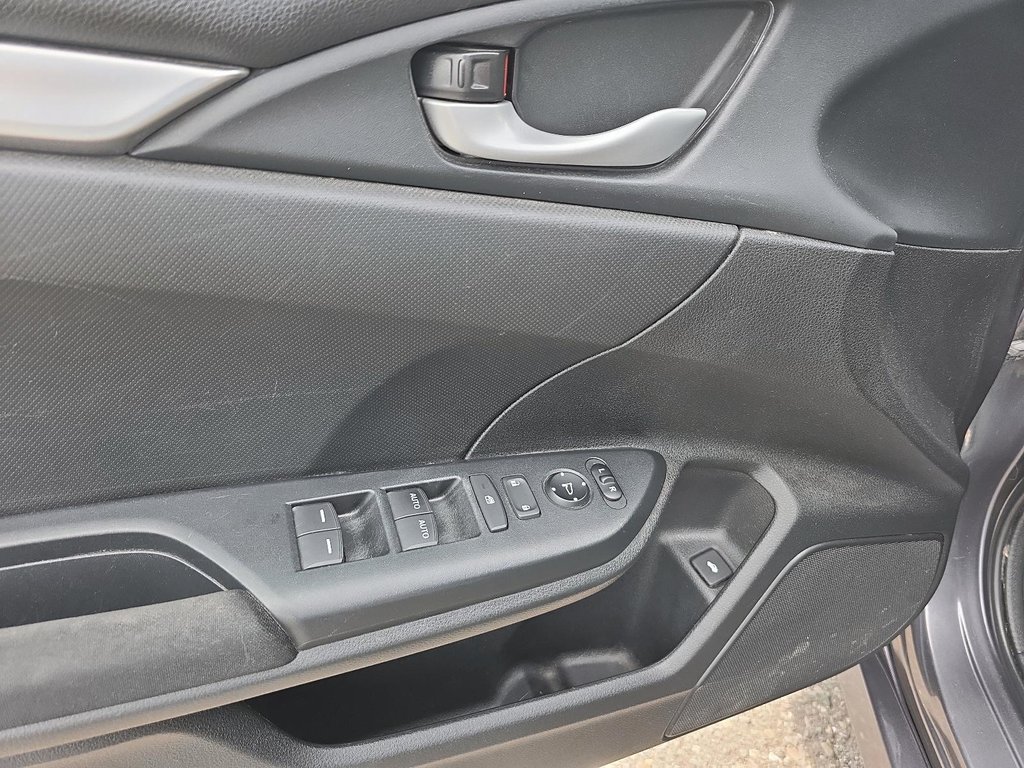 2016 Honda CIVIC LX in Rivière-du-Loup, Quebec - 9 - w1024h768px
