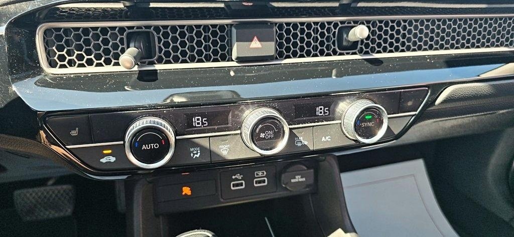 2022 Honda CIVIC SDN TOURING in Rivière-du-Loup, Quebec - 18 - w1024h768px