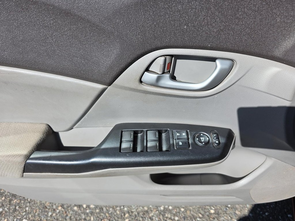 2012 Honda Civic LX in Rivière-du-Loup, Quebec - 9 - w1024h768px