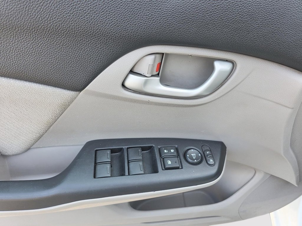 2013 Honda Civic LX in Rivière-du-Loup, Quebec - 10 - w1024h768px