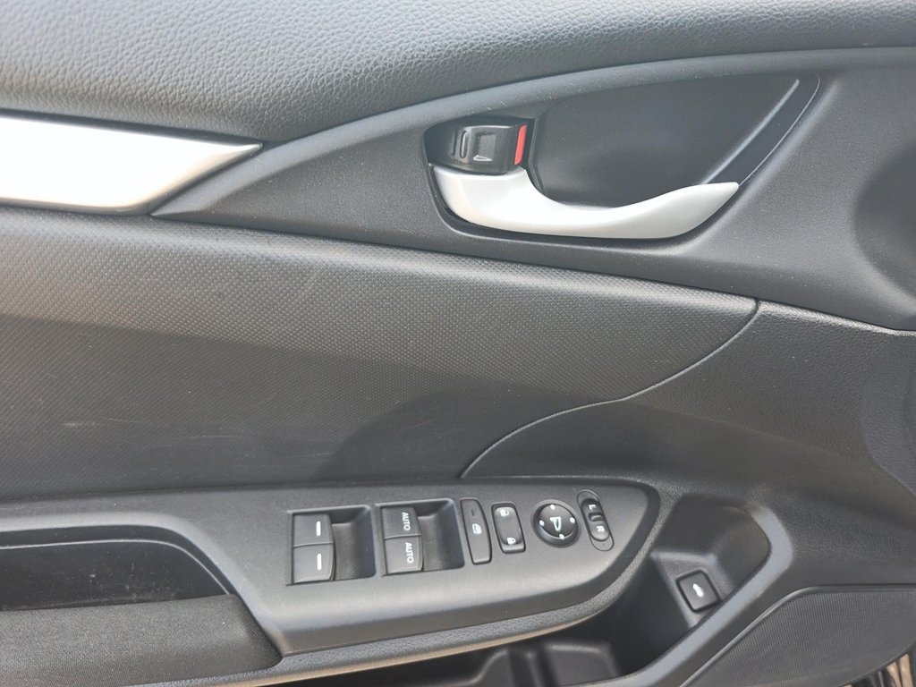 Honda Civic LX 2019 à Rivière-du-Loup, Québec - 9 - w1024h768px