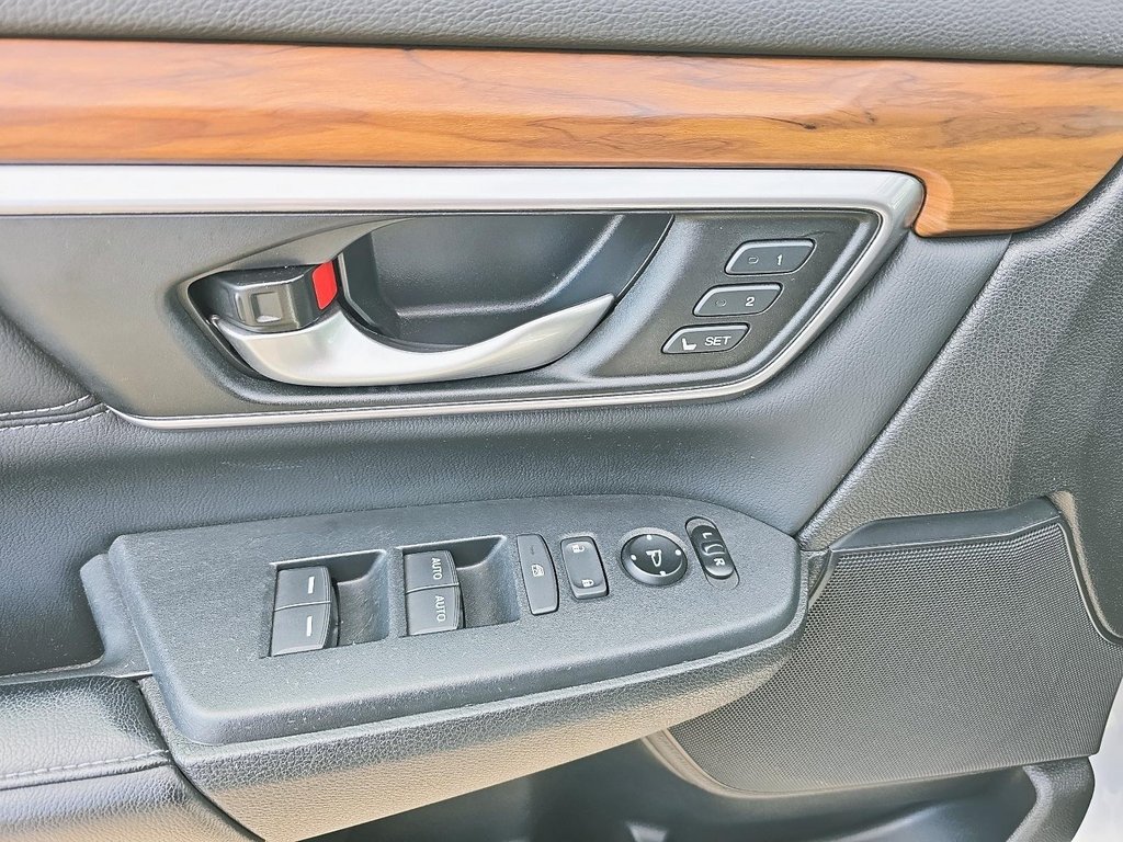 2017 Honda CR-V TOURING in Rivière-du-Loup, Quebec - 10 - w1024h768px