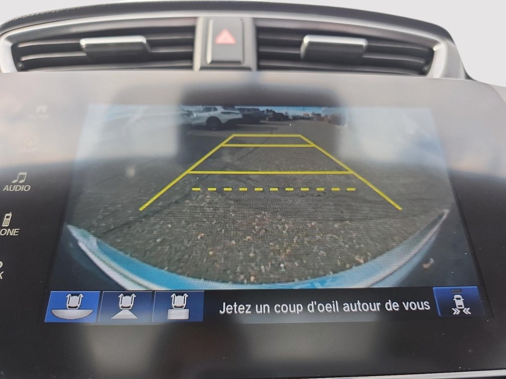 2017 Honda CR-V TOURING in Rivière-du-Loup, Quebec - 17 - w1024h768px