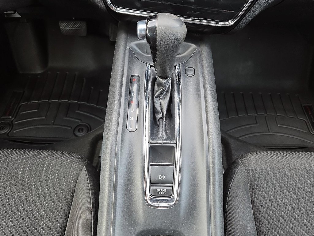 2017 Honda HR-V LX 2WD in Rivière-du-Loup, Quebec - 14 - w1024h768px