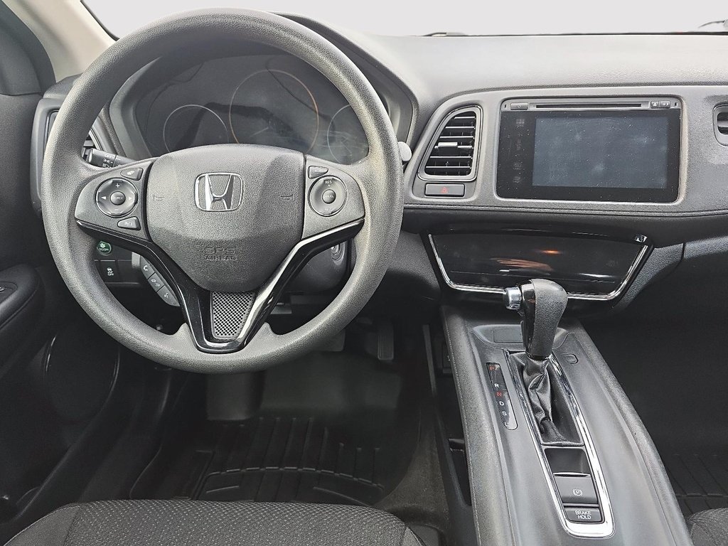 2017 Honda HR-V LX 2WD in Rivière-du-Loup, Quebec - 9 - w1024h768px