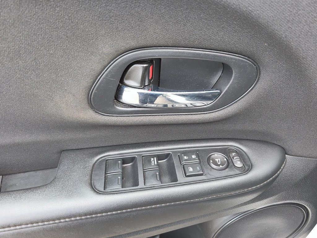 2021 Honda HR-V LX 2WD in Rivière-du-Loup, Quebec - 10 - w1024h768px