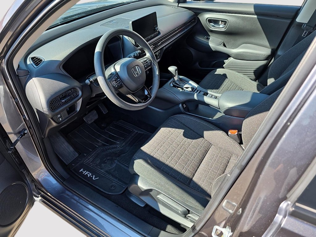 2023 Honda HR-V LX 4WD in Rivière-du-Loup, Quebec - 8 - w1024h768px