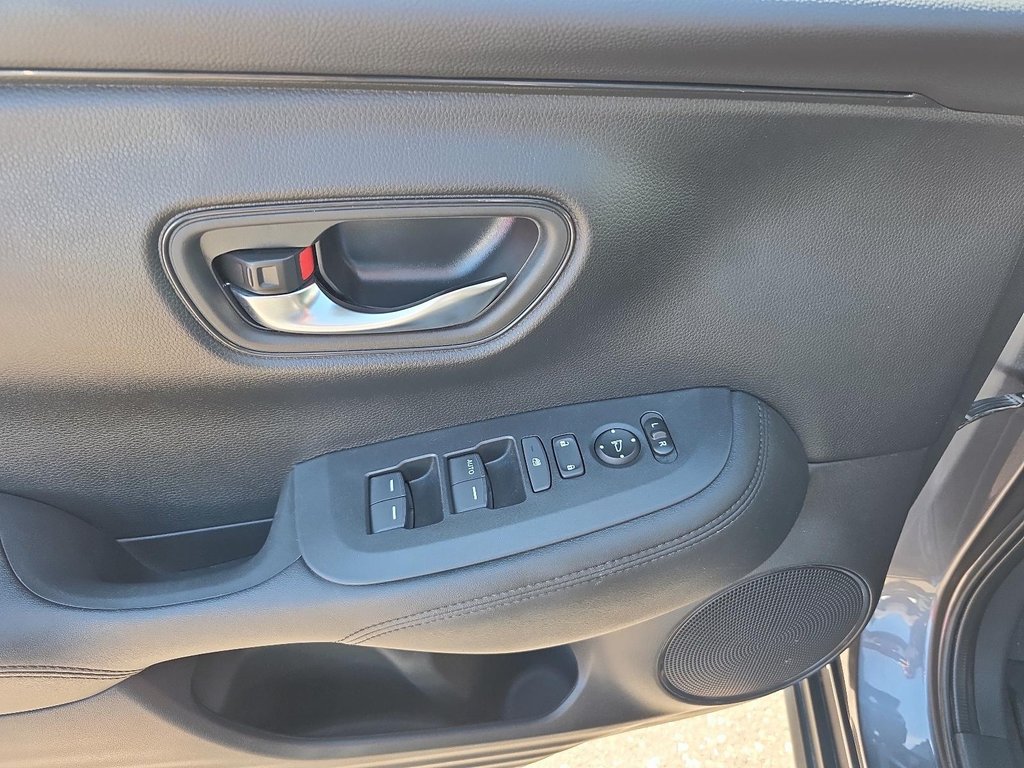 2023 Honda HR-V LX 4WD in Rivière-du-Loup, Quebec - 10 - w1024h768px