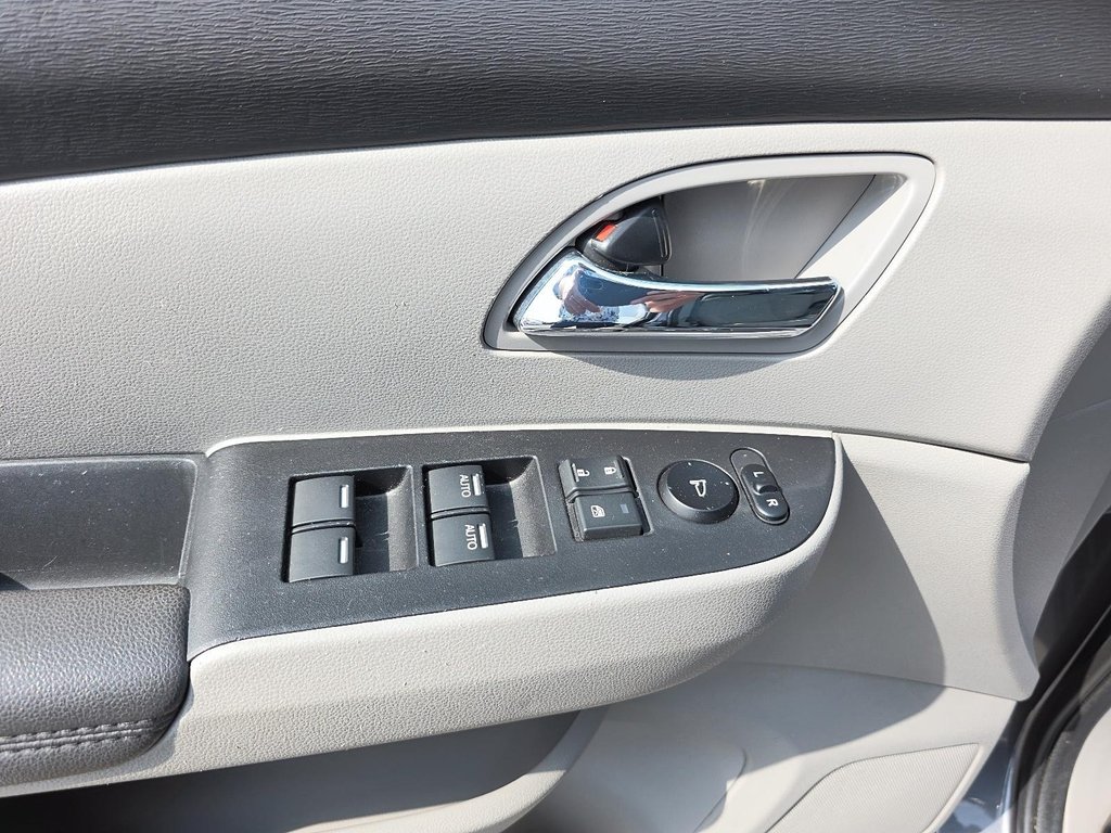 Honda Odyssey EX 2016 à Rivière-du-Loup, Québec - 12 - w1024h768px