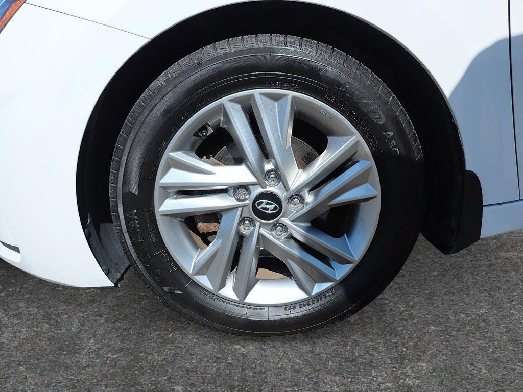 Hyundai ELANTRA PREFERED  2019 à Rivière-du-Loup, Québec - 7 - w1024h768px