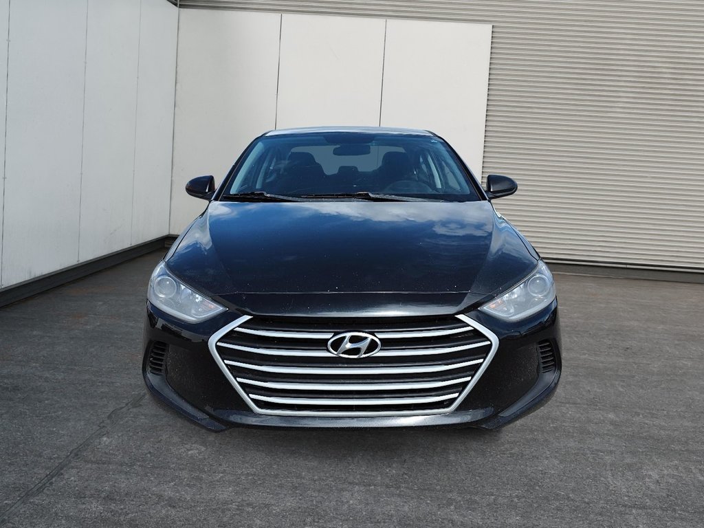 2018 Hyundai Elantra SE in Rivière-du-Loup, Quebec - 2 - w1024h768px