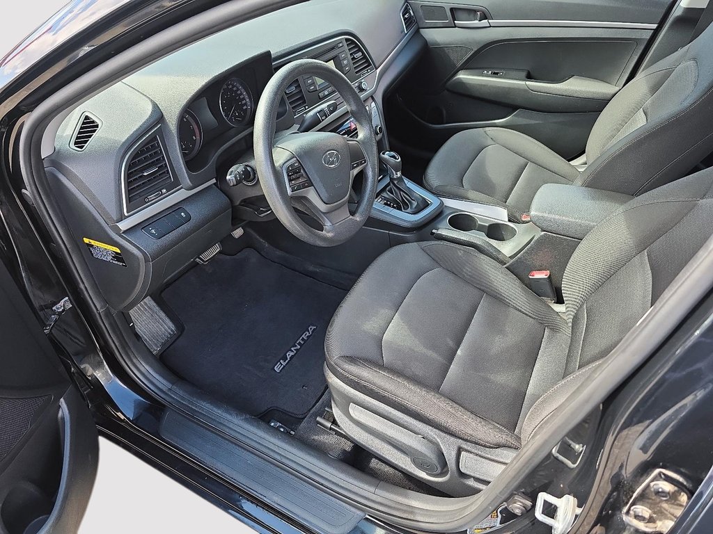 2018 Hyundai Elantra SE in Rivière-du-Loup, Quebec - 7 - w1024h768px
