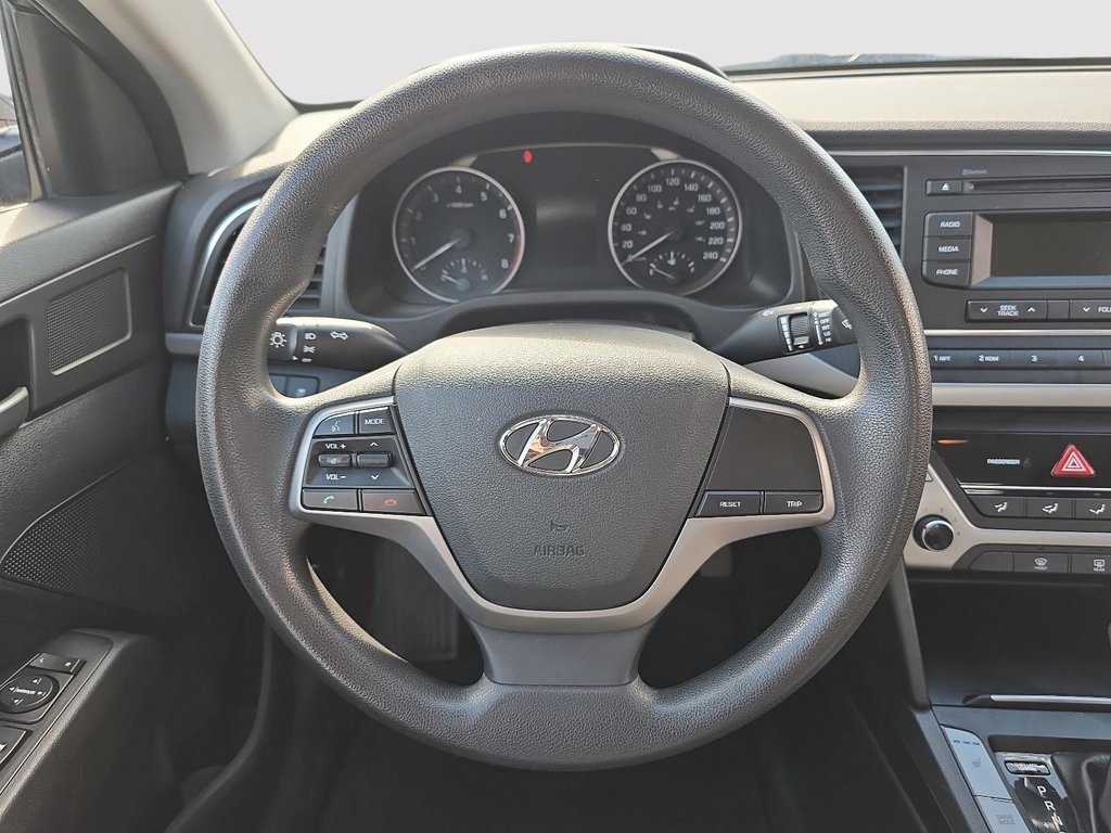 2018 Hyundai Elantra SE in Rivière-du-Loup, Quebec - 10 - w1024h768px