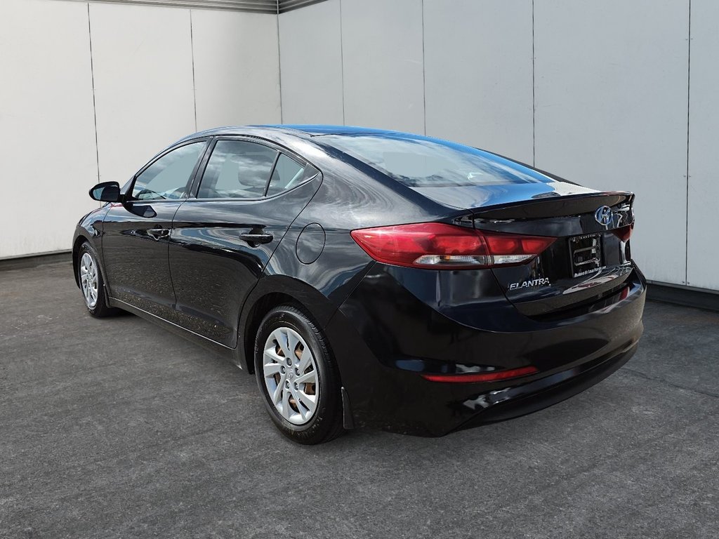 2018 Hyundai Elantra SE in Rivière-du-Loup, Quebec - 4 - w1024h768px