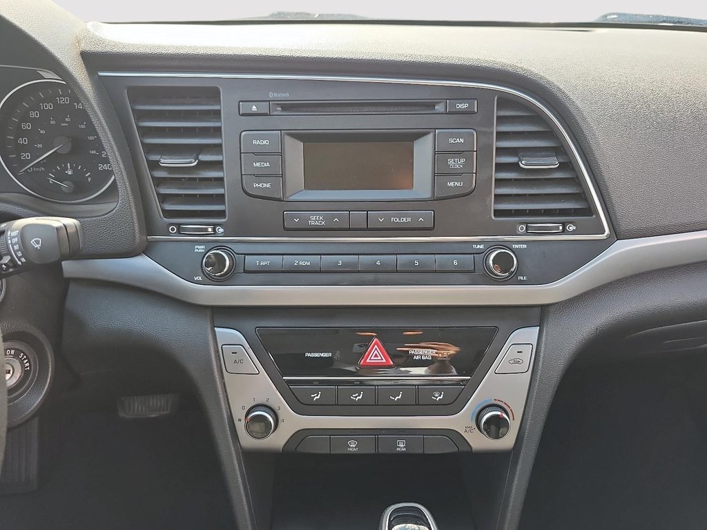 2018 Hyundai Elantra SE in Rivière-du-Loup, Quebec - 14 - w1024h768px