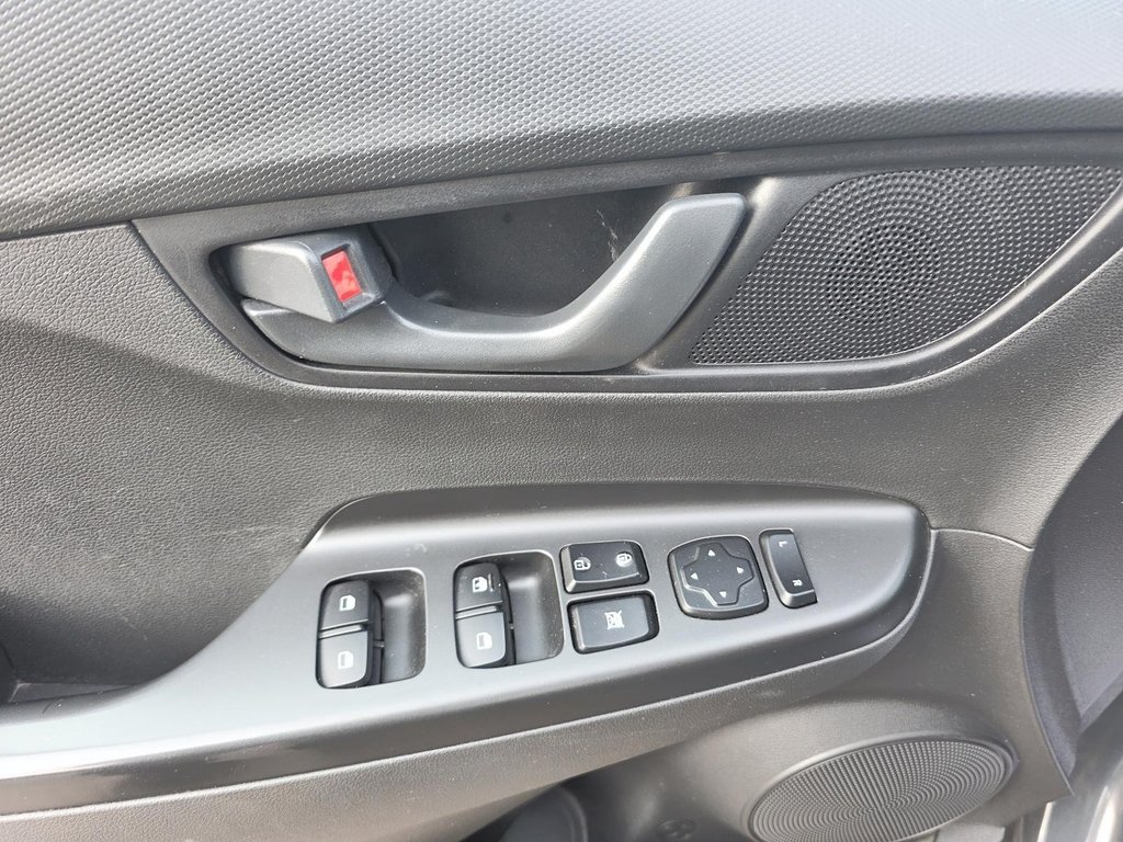 2023 Hyundai Kona Essential in Rivière-du-Loup, Quebec - 10 - w1024h768px