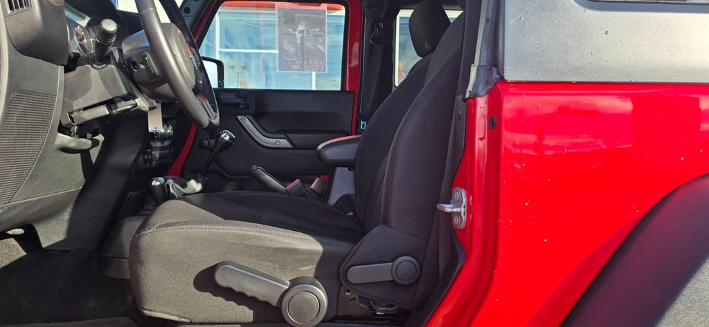 2015 Jeep WRANGLER WILLYS in Rivière-du-Loup, Quebec - 12 - w1024h768px